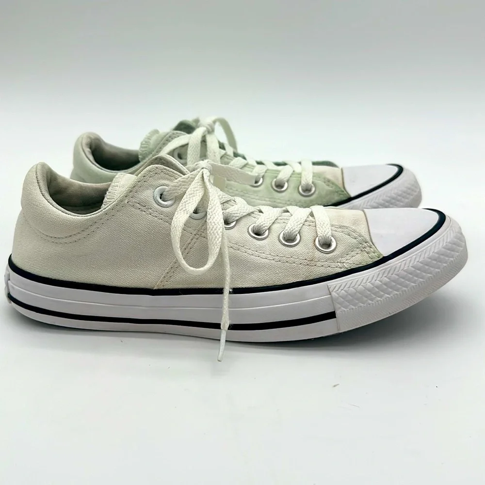 Converse Low Top Madison Women's Size 7 Elastic Tongue Band Black Piping
